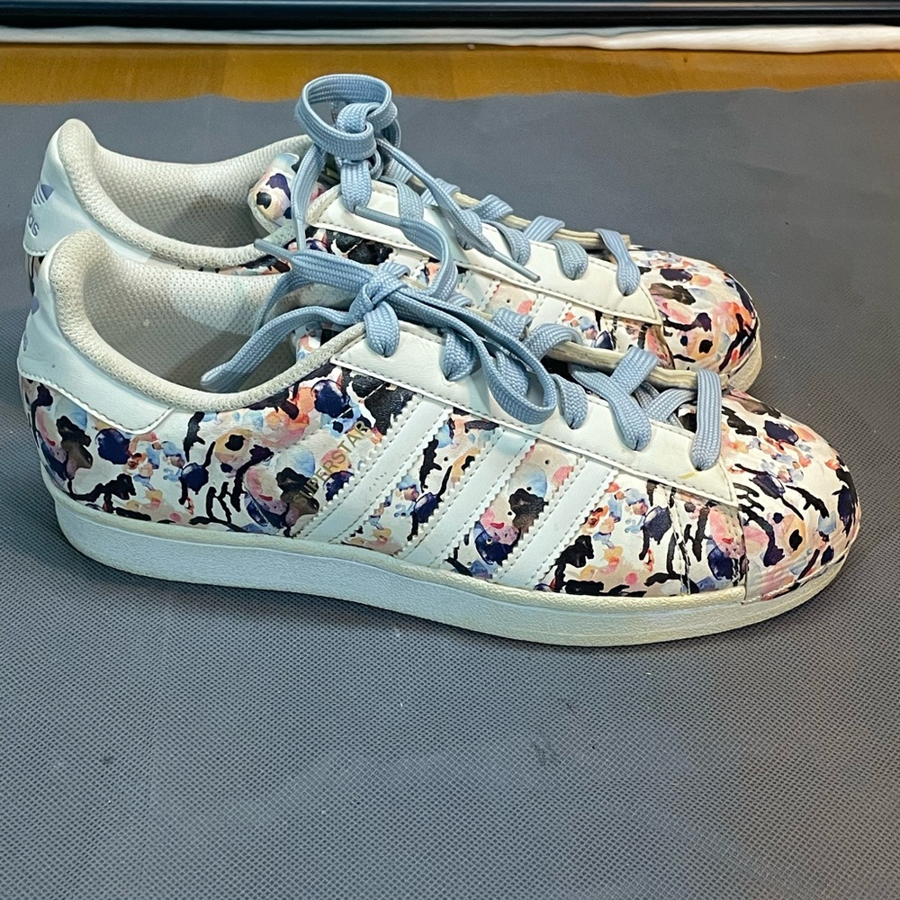 Adidas Superstar women’s Floral Sneakers - Multicolor